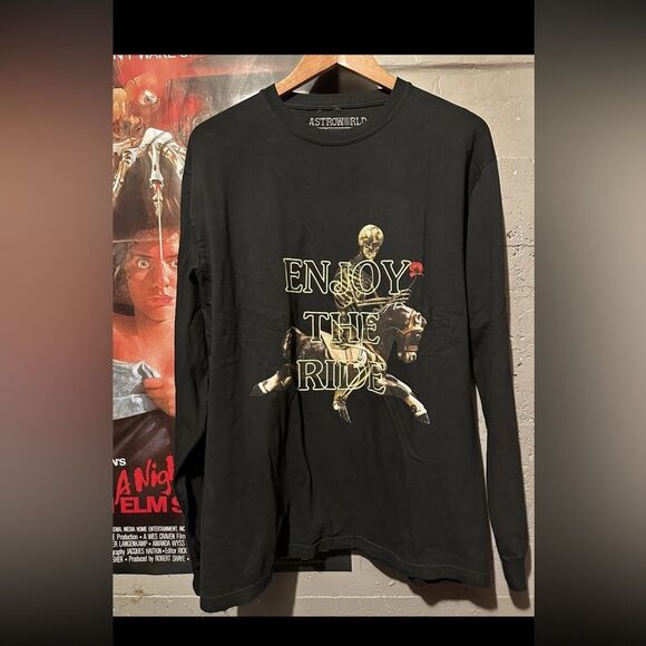 New Travis Scott
ASTROWORLD “Enjoy The Ride” Long Sleeve T Shirt Sz L - Picture 1 of 7